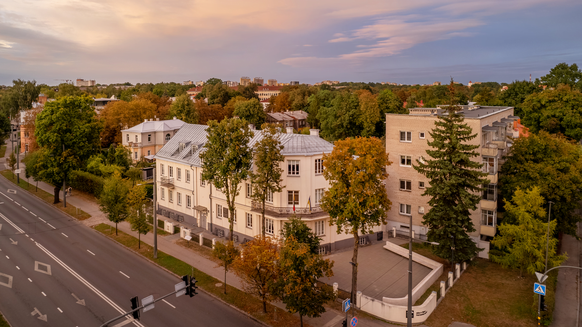 Miko ir Kipro Petrauskų namų nuotrauka